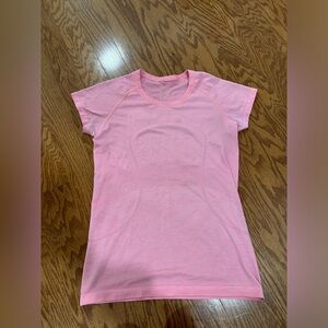 lululemon hot pink short sleeve swifty